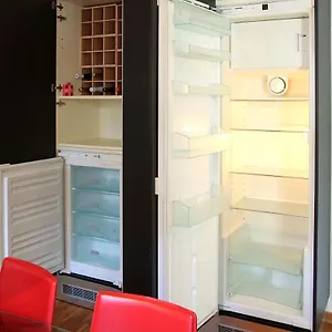  Appartement Sunny Canalview 4pax, Wifi, Aircond